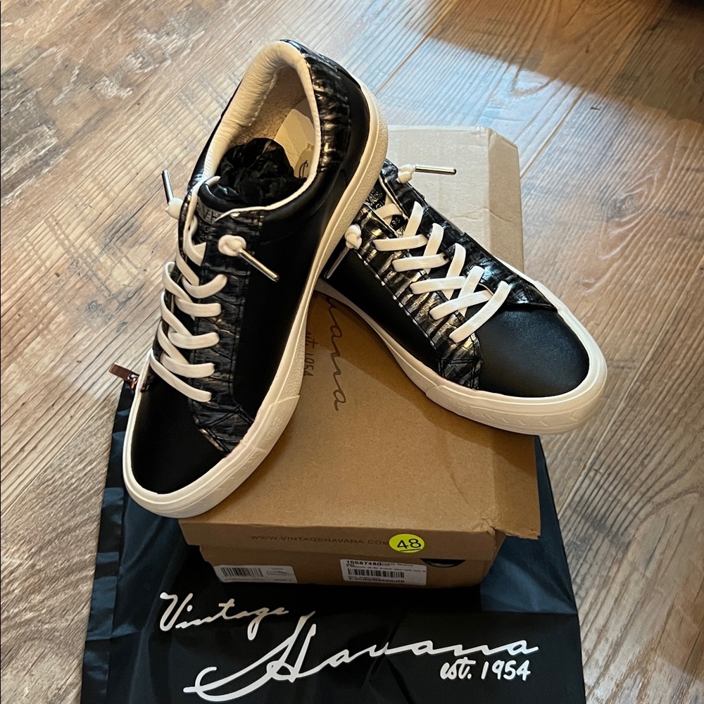 Vintage Havana Monochrome black grey silver white Lace-Up Sneakers 7 Dina